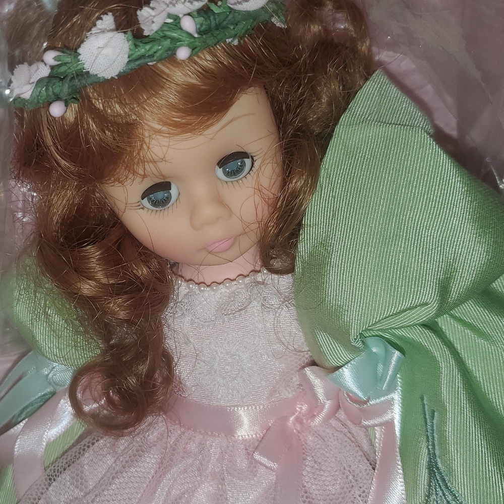 1992 Madame Alexander FAO Schwarz Ophelia Romance Collection 12" Doll MIB